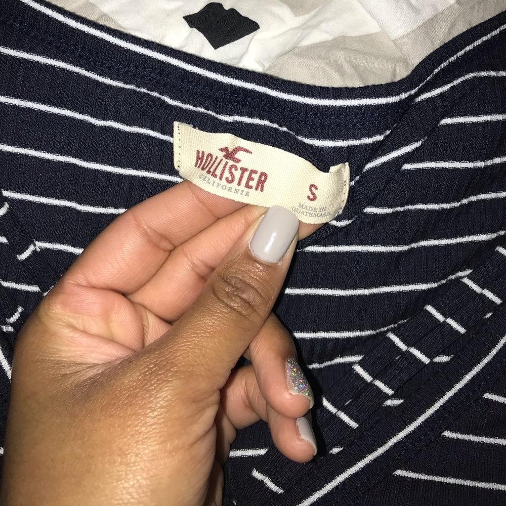 Hollister v-neck